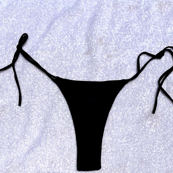 String Bikini Size L. Black String Tie bikini bottom and top. - Picture 3 of 4